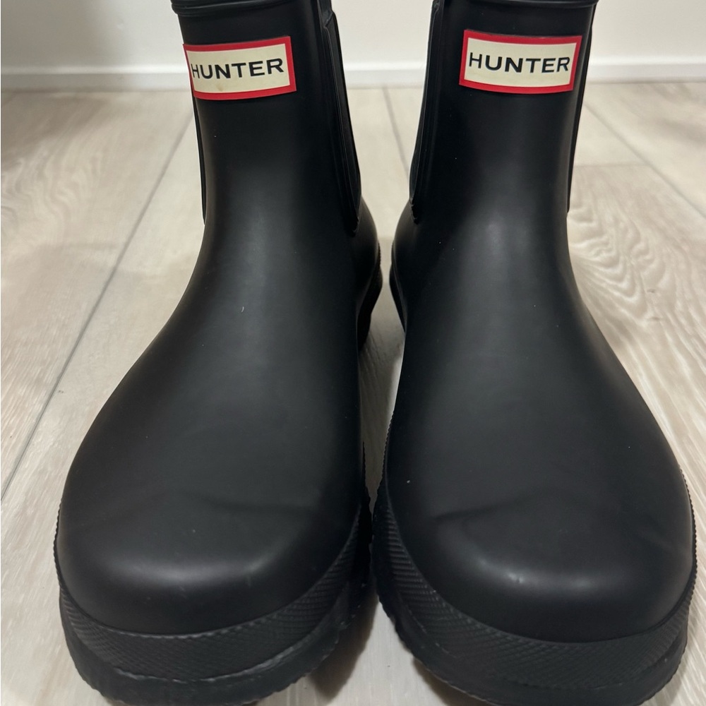 Size US 9, EU Size 40/41 - Hunter Classic Black Chelsea Ankle Boots